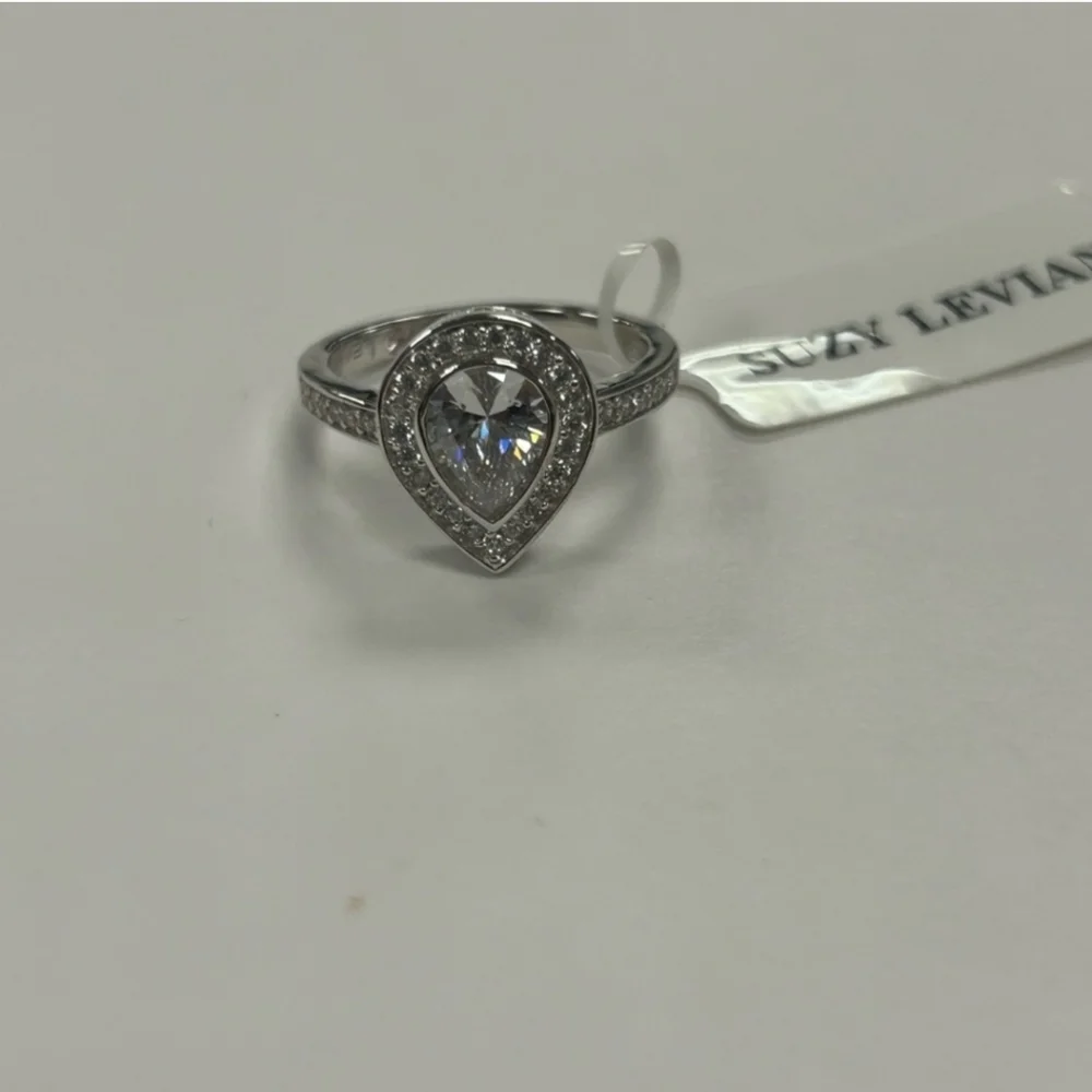 🤍▪️Suzy Levian▪️ White Cubic Zirconia Sterling Silver Engagement Ring  Size 7